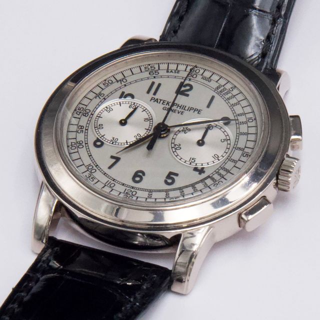Patek Philippe Complications 5070G-001 Image 4